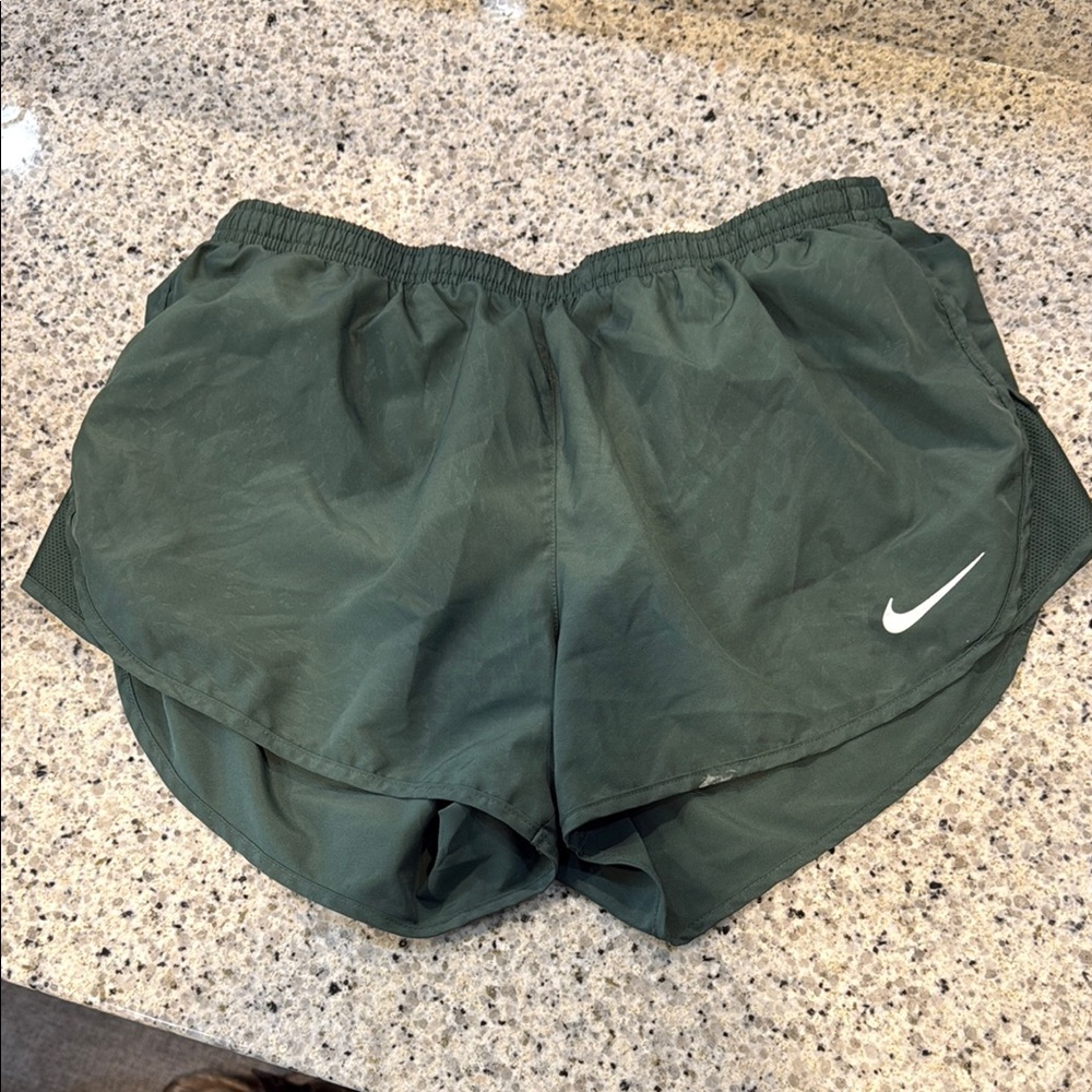 Nike Green Athletic Shorts Lightweight Performance Design